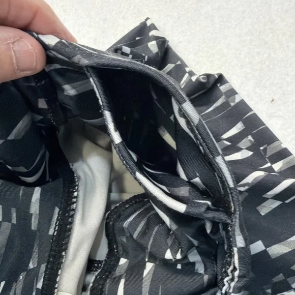 Women Reebok Black Gray Athletic Cropped Compression Leggings Size XS - Picture 11 of 11